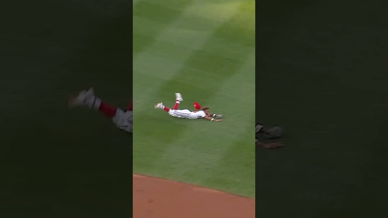 Nasim Nuñez Flys Across The Sky To Make A Great Soaring Catch