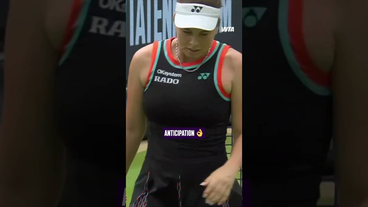 Linda  Noskova is in control against Parry, moving one set away from the quarterfinals! #BTO26