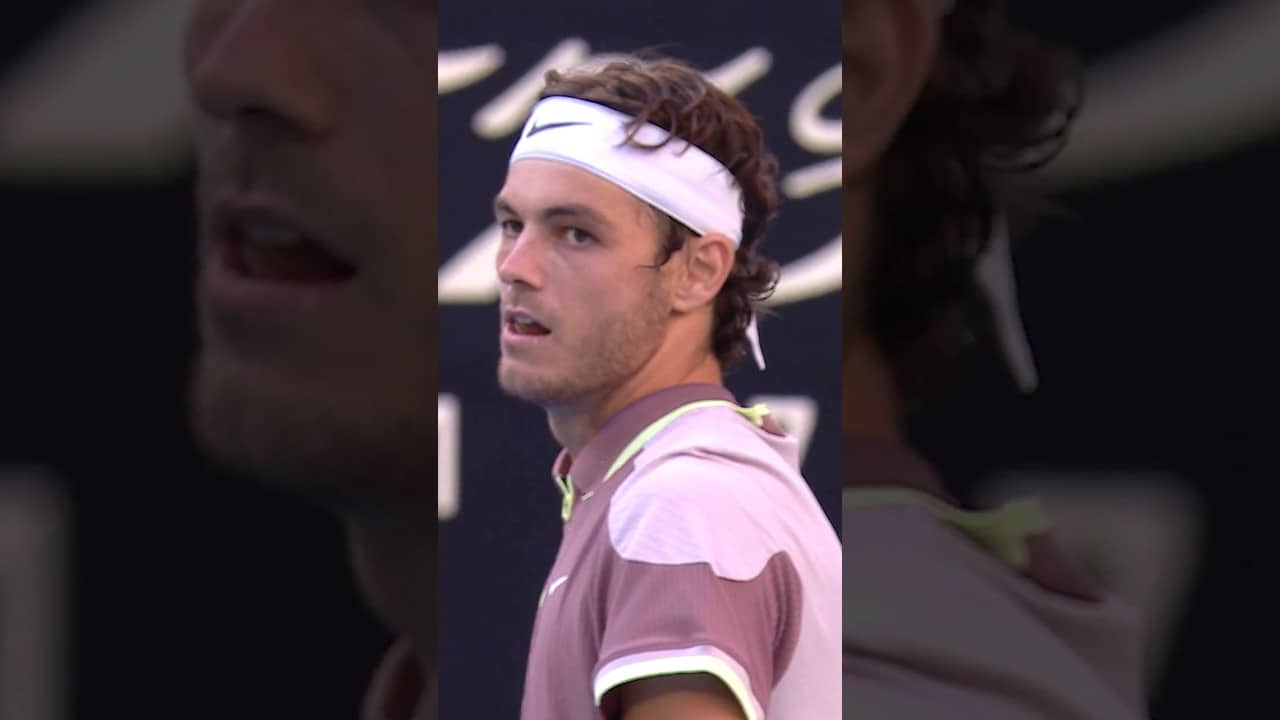 Fritz FIZZES a forehand winner past Djokovic! 💥