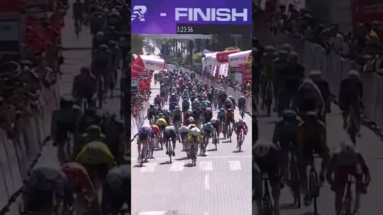 Tom Crabbe continues his fine run of form 🔥 He takes the first stage of the Tour of Türkiye 🇹🇷