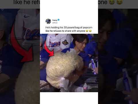 i think he has enough popcorn 🍿🍿