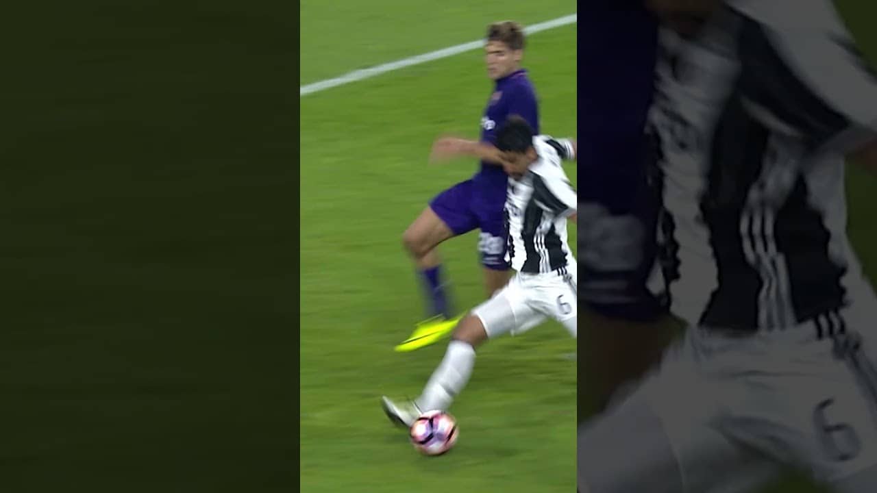 Higuaín scores on his debut! ⚽🔥 | #JuveFiorentina #goals #shorts