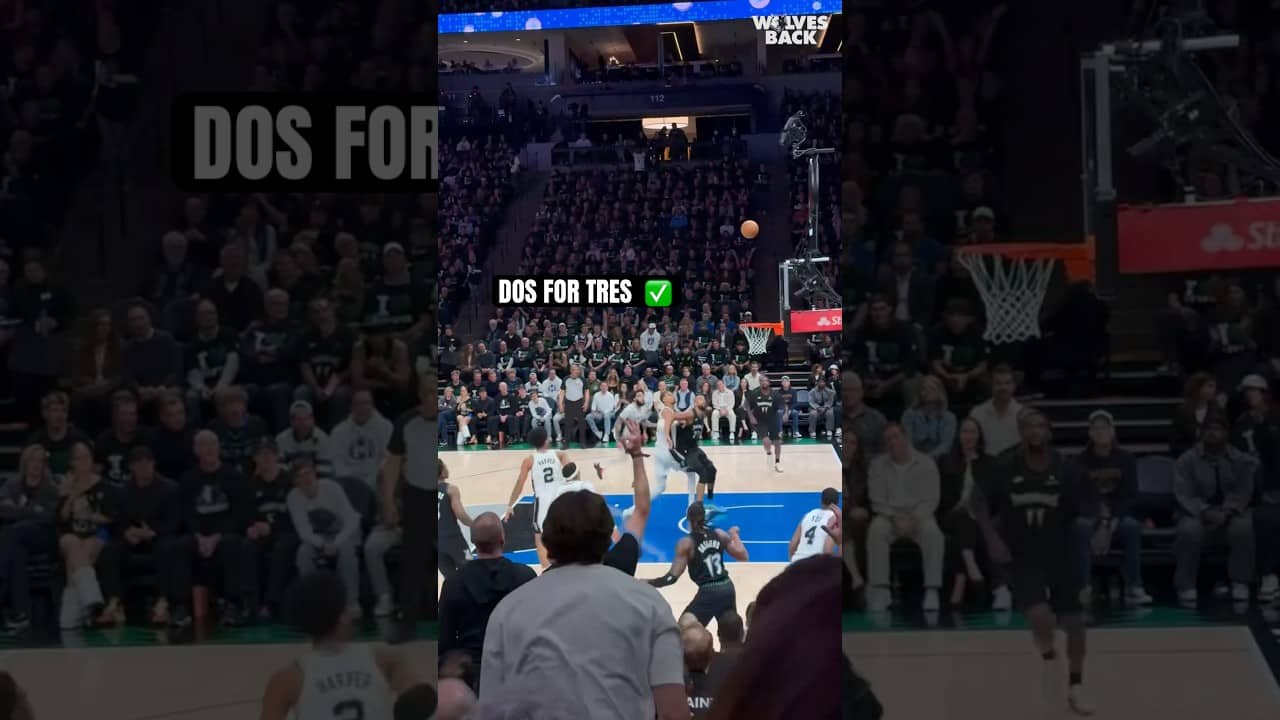 The Fans LOVE IT 🗣️ Crowd POV of Ayo Dosunmu’s Corner Triple