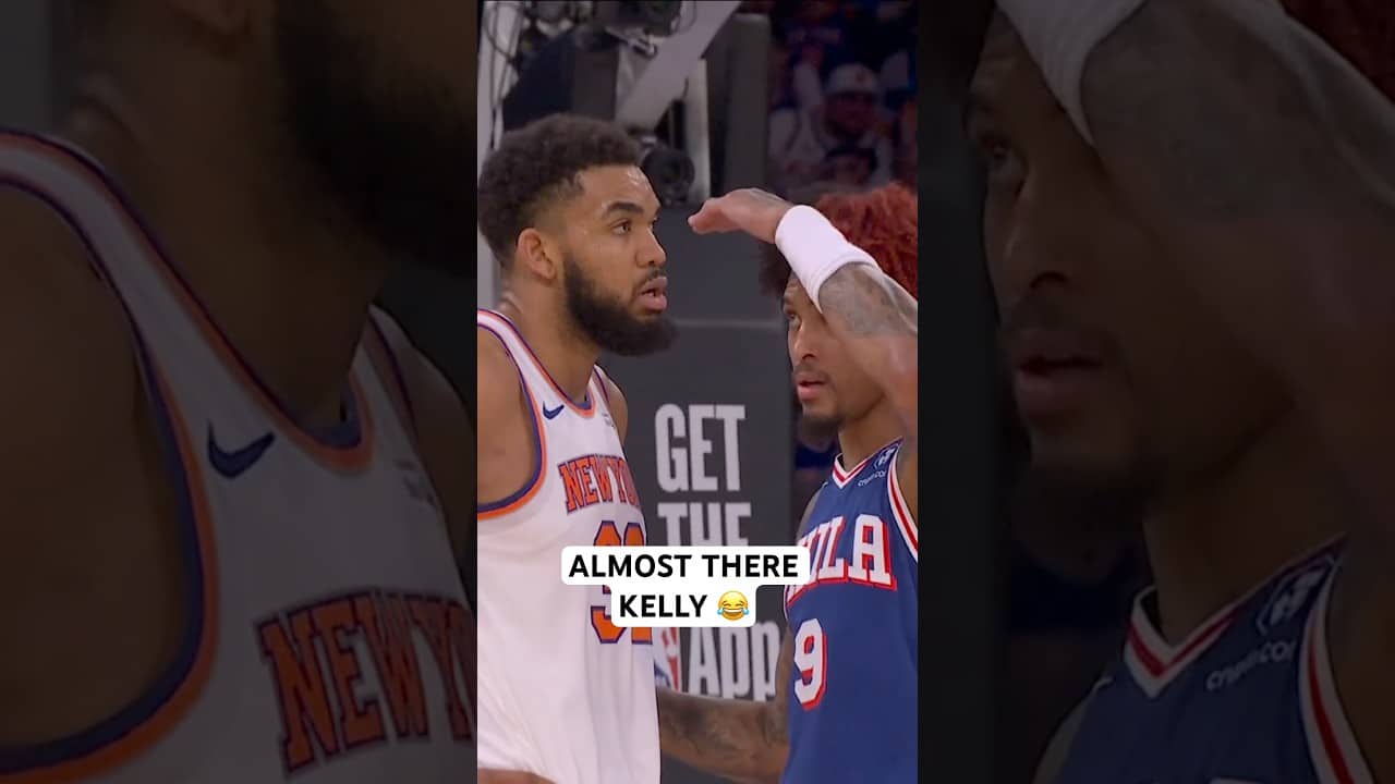Kelly Oubre making sure KAT is an actual 7 footer 😂