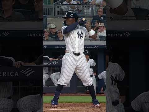 Jazz Chisholm Jr. is wearing his pants like Jackie Robinson tonight as a tribute 💙
