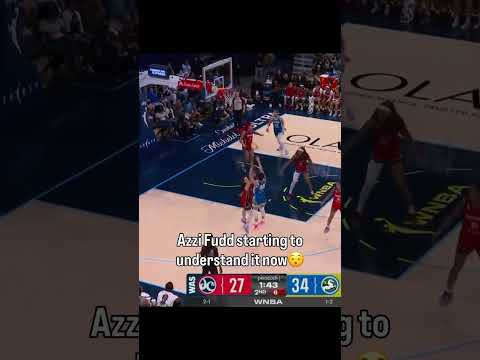 Azzi's first WNBA game with double-digit points 🔥