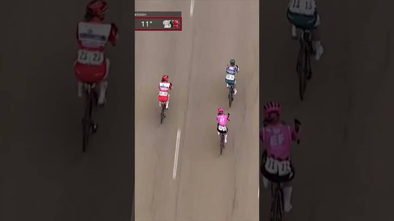 Green vs Red battle it out ⚔️ Franzi Koch and Lotte Kopecky fought for the last bonus seconds!