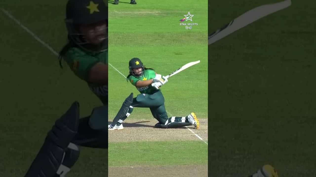 दीप्ति शर्मा की गेंदबाज़ी पर स्मृति मान्धना का एक बेहतरीन कैच 🤩 #t20worldcup #cricket #reels