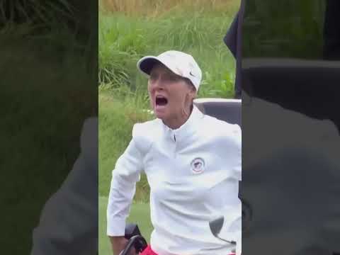 She couldn’t believe it! A perfectly-played pitch from Annie Hayes 👌