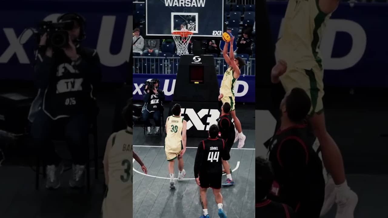 The pick & roll is basketball poetry 🎨 Via: FIBA3x3 #3x3basketball #3x3WC
