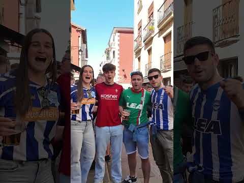 Afición del Alavés y del Osasuna juntos en Vitoria. #futbol #alavésosasuna