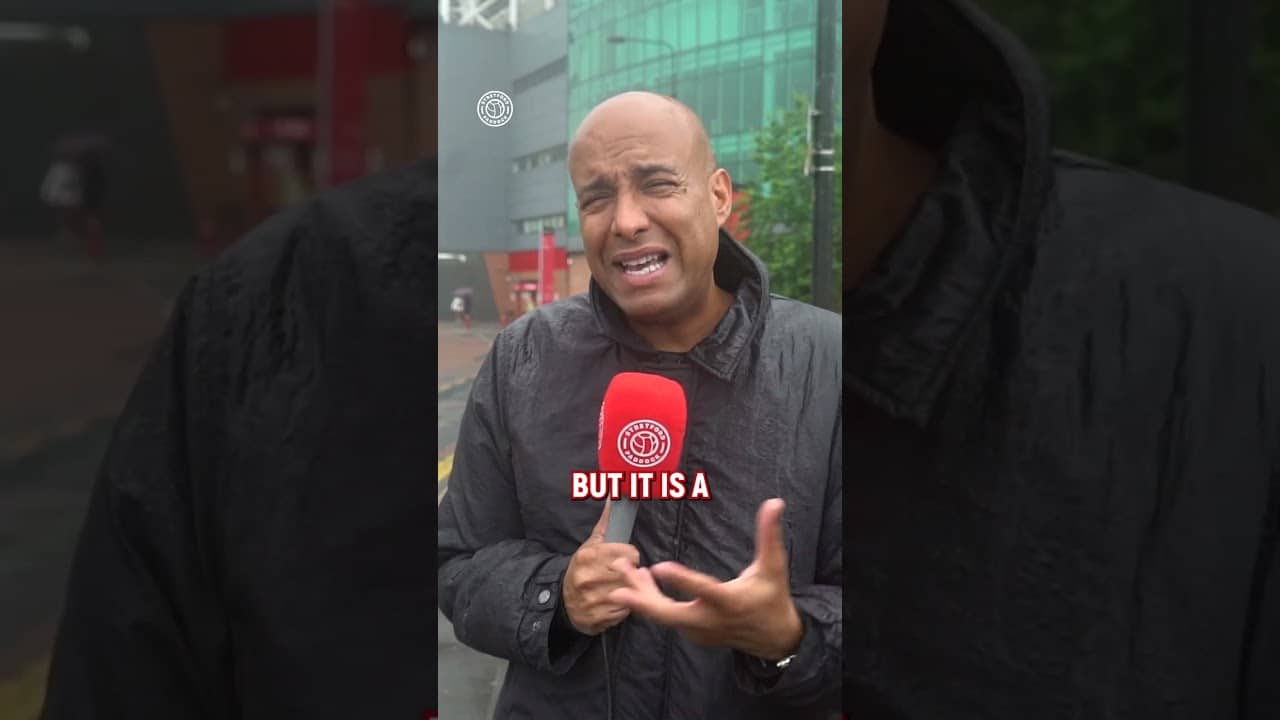 Antonee Robinson to Man United?! Jay isn't convinced 🤨