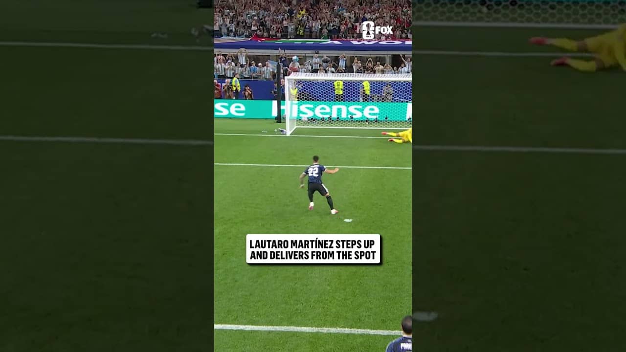 The first career FIFA World Cup goal for Lautaro Martínez 👏