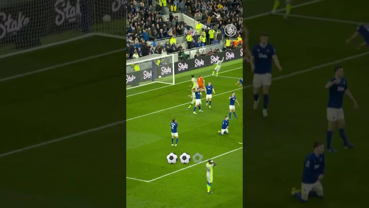 The art of the Finesse shot #football 🩵🔥 #goals #mancity #premierleague #shorts #shortsfeed #doku