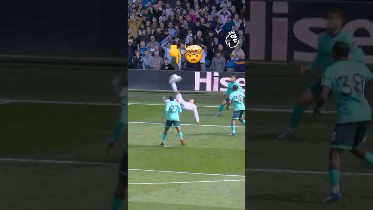 You Need To See This Bicycle Kick 🫨