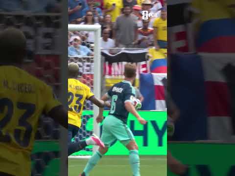 Angulo's beauty from outside the area to level the score 🇪🇨