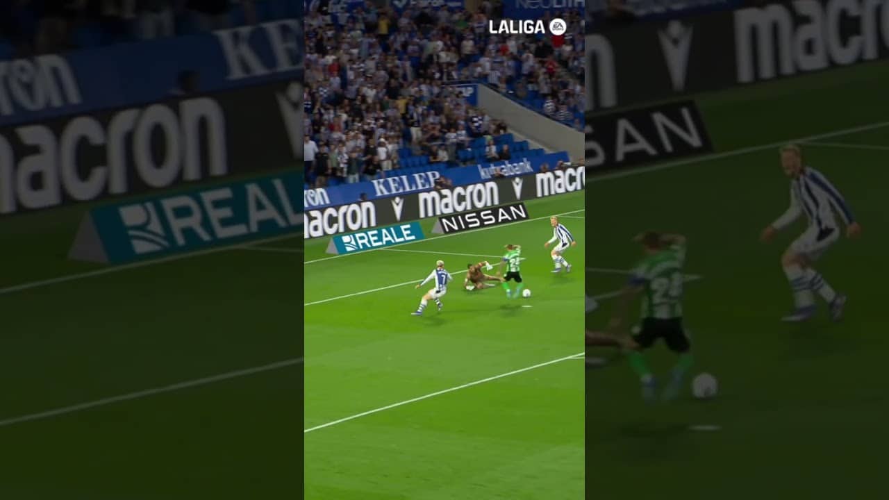 Aitor Ruibal al rescate 🫡🛡 #laligahighlights