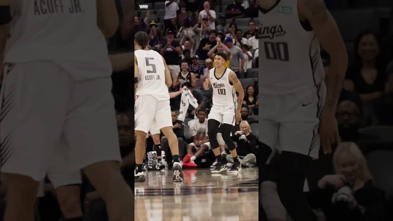 rook making it happen on both ends of the floor 💪