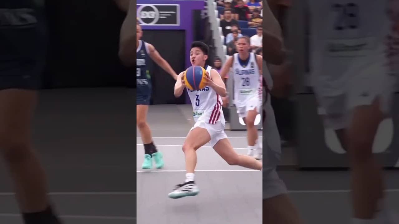 That hesi just broke her ankles 😮‍💨 Via: FIBA3x3 #3x3basketball