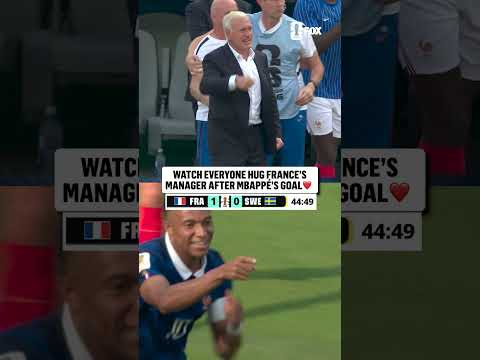 Mbappé and the entire French team went straight to Didier Deschamps after scoring 🇫🇷