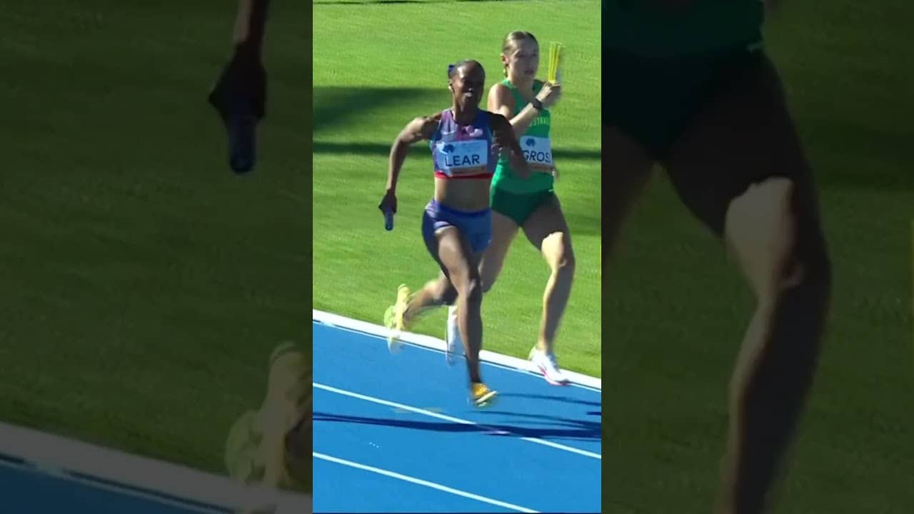 DOWN TO THE LINE 😮‍💨 USA held on for the world lead in the mixed 4x400m at the #WorldRelays