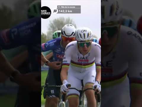 Tadej Pogacar and Mathieu van der Poel are right at the head of affairs in Roubaix!