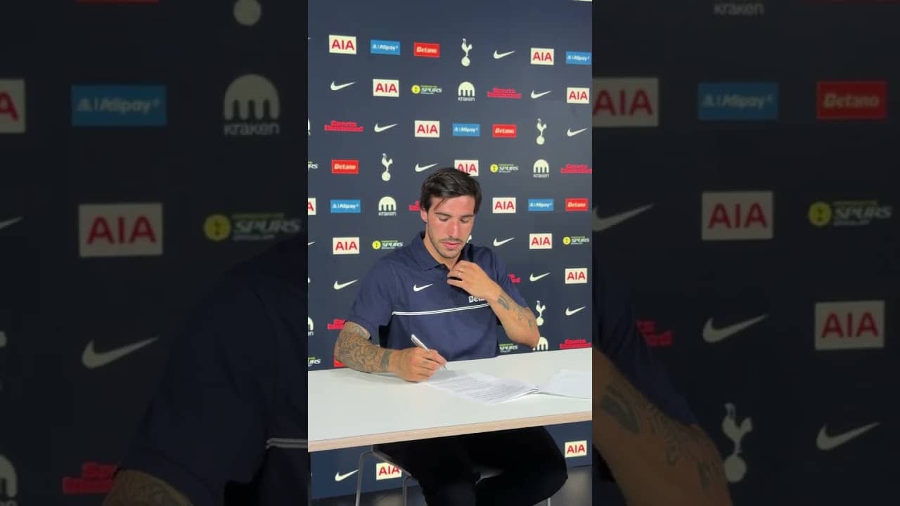 BTS on signing day with Sandro Tonali 🤳✍️