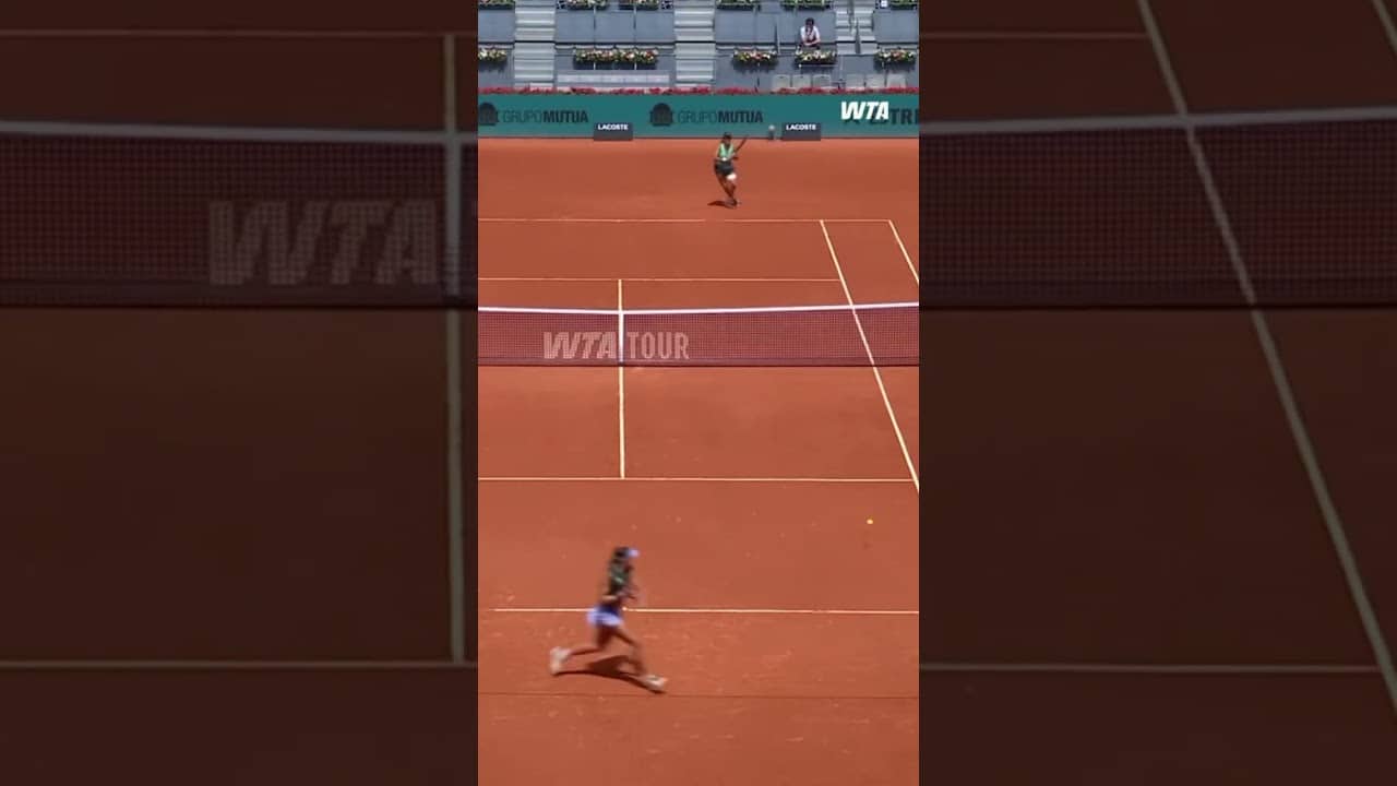 Hitting her targets! 🎯Jessica Bouzas Maneiro takes on Haddad Maia in Madrid. #MMOpen #WTA #Tennis