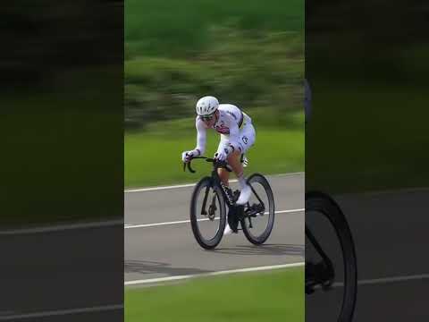 Tadej Pogacar is already stretching his legs 👀 The world champion is right at the head of the bunch.