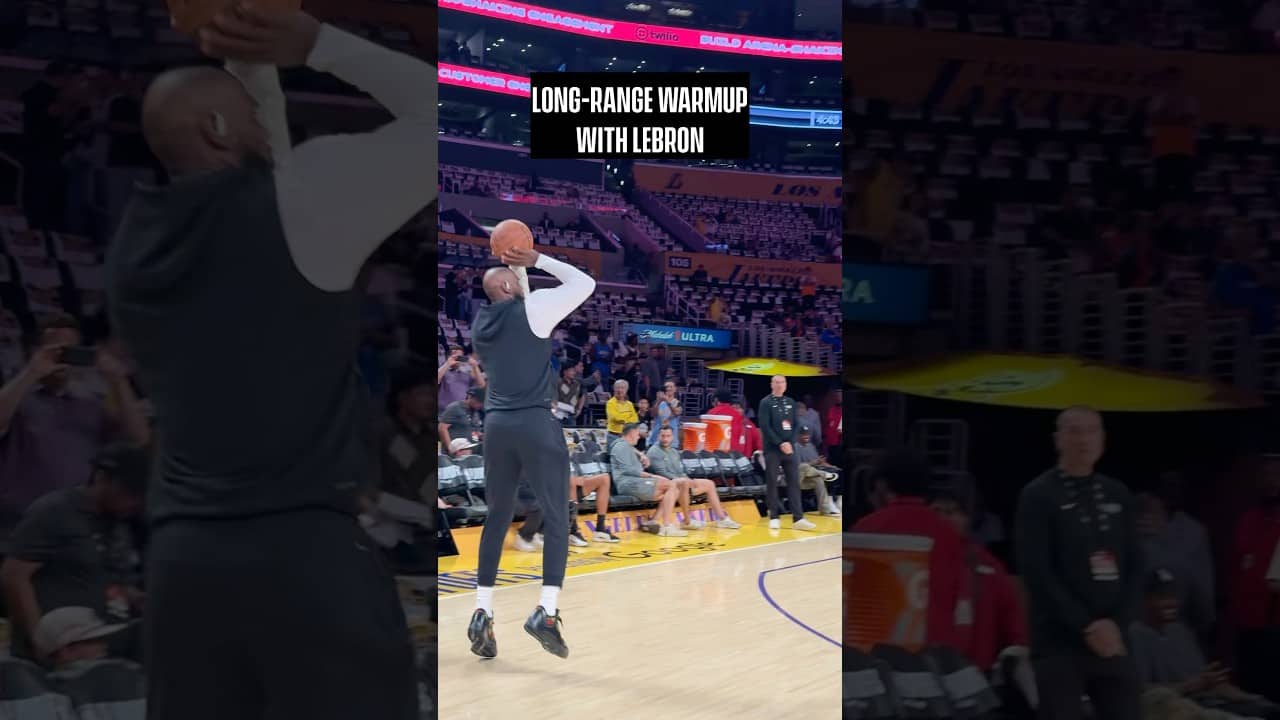 Reps from deep 🎯 #lakers #NBAplayoffs