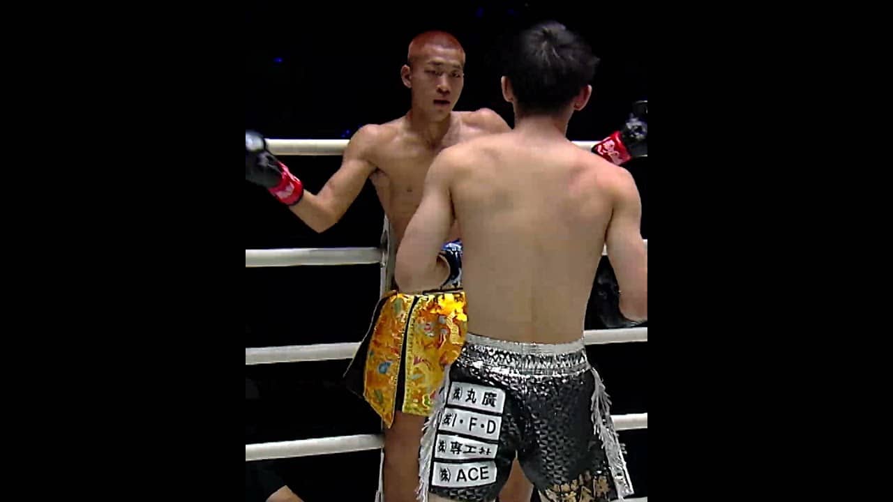 KNOCKDOWN FRENZY 🤯 Relive the wild kickboxing war between Hiroki Naruo and Zhang Jinhu!