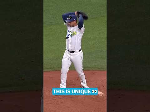 Ian Seymour has an interesting pitching delivery 🫣