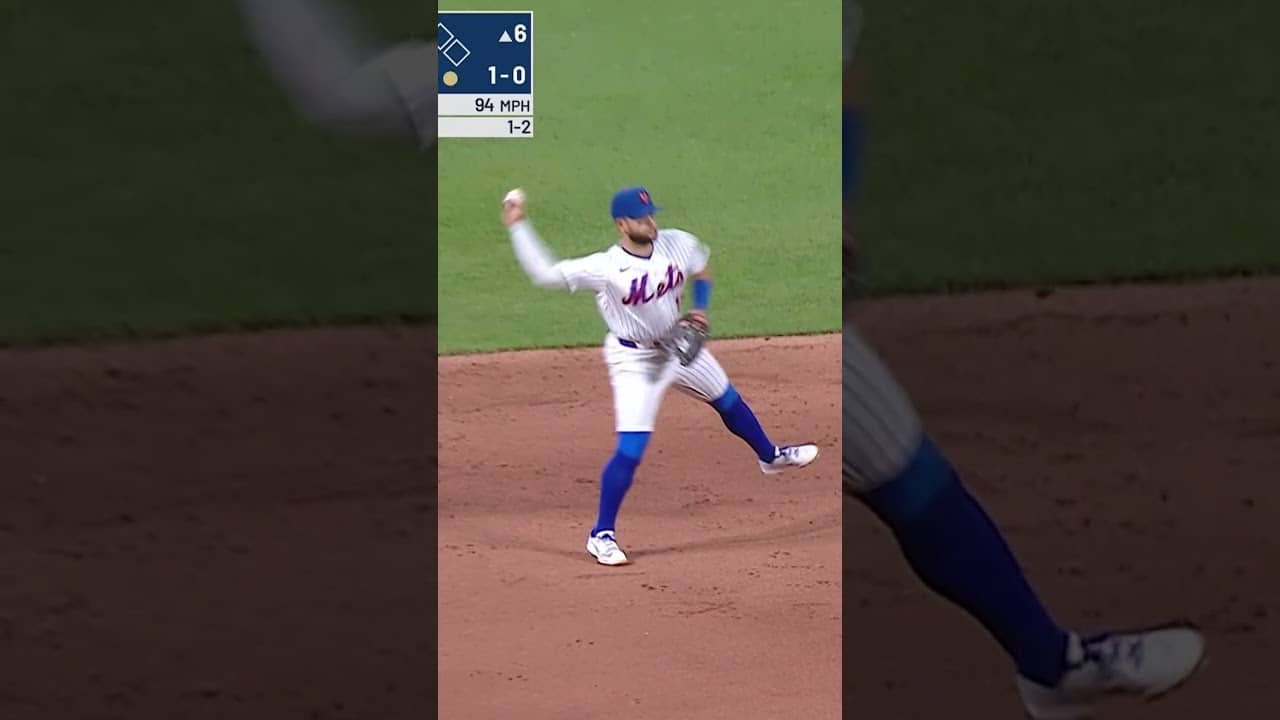 Bo Bichette makes the sweet backhand play 😮‍💨