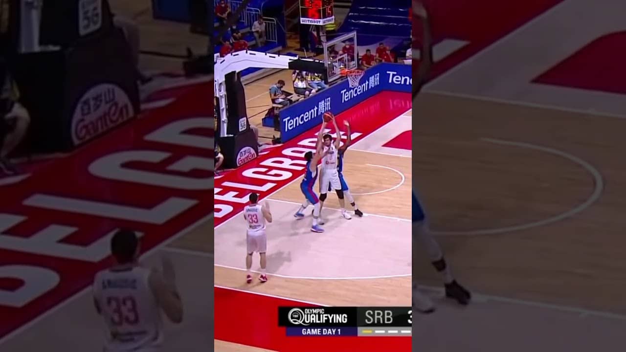 Look at that soft touch from Boban Marjanovic 🇷🇸😮‍💨 #FIBAOQT