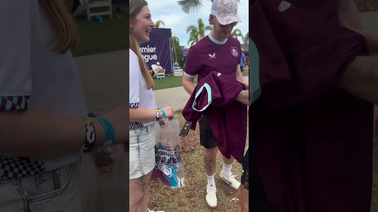 Giving back to a Claret in Tampa Bay 👏 #burnleyfc #football #premierleague #tampabay