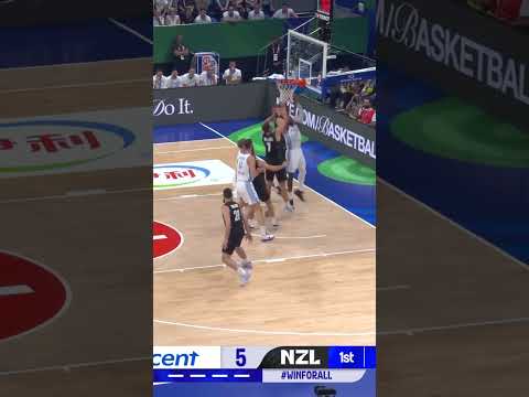 🇬🇷 Thanasis Antetokounmpo’s athleticism at 31 was insane 🤯 #FIBAWC