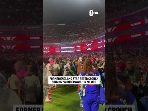 Great scenes as @petercrouch joins in on the celebrations in Mexico City 🏴󠁧󠁢󠁥󠁮󠁧󠁿