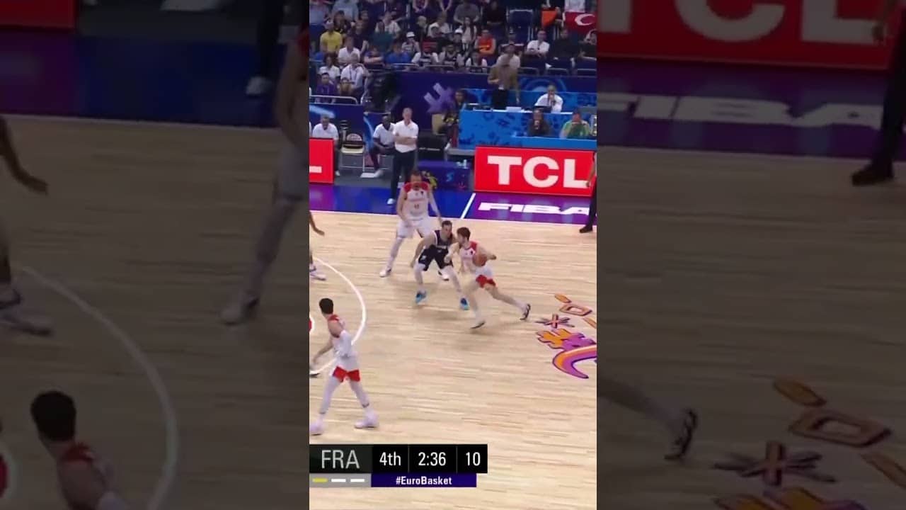 Rudy Gobert has always been a monster protecting his house 🤚🏼🚫