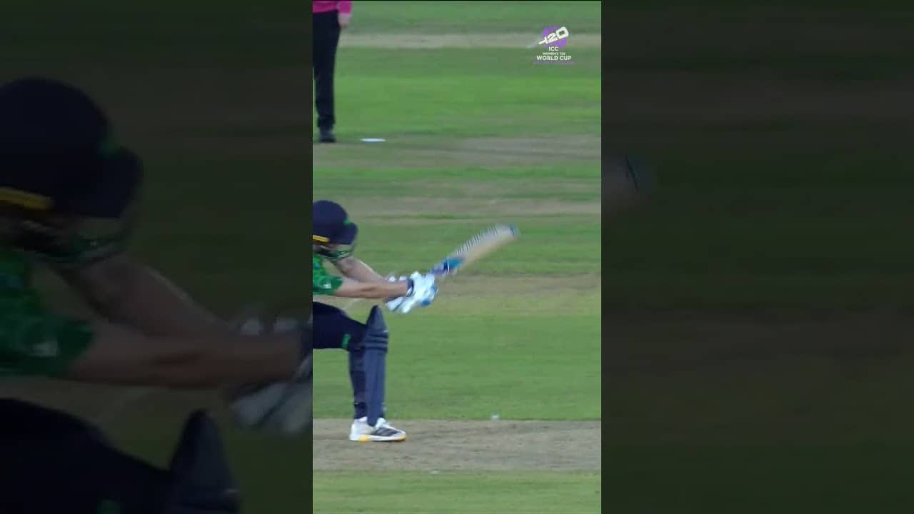 Melie Kerr comes up clutch as she removes the dangerous Orla Prendergast 🔥 #T20WorldCup