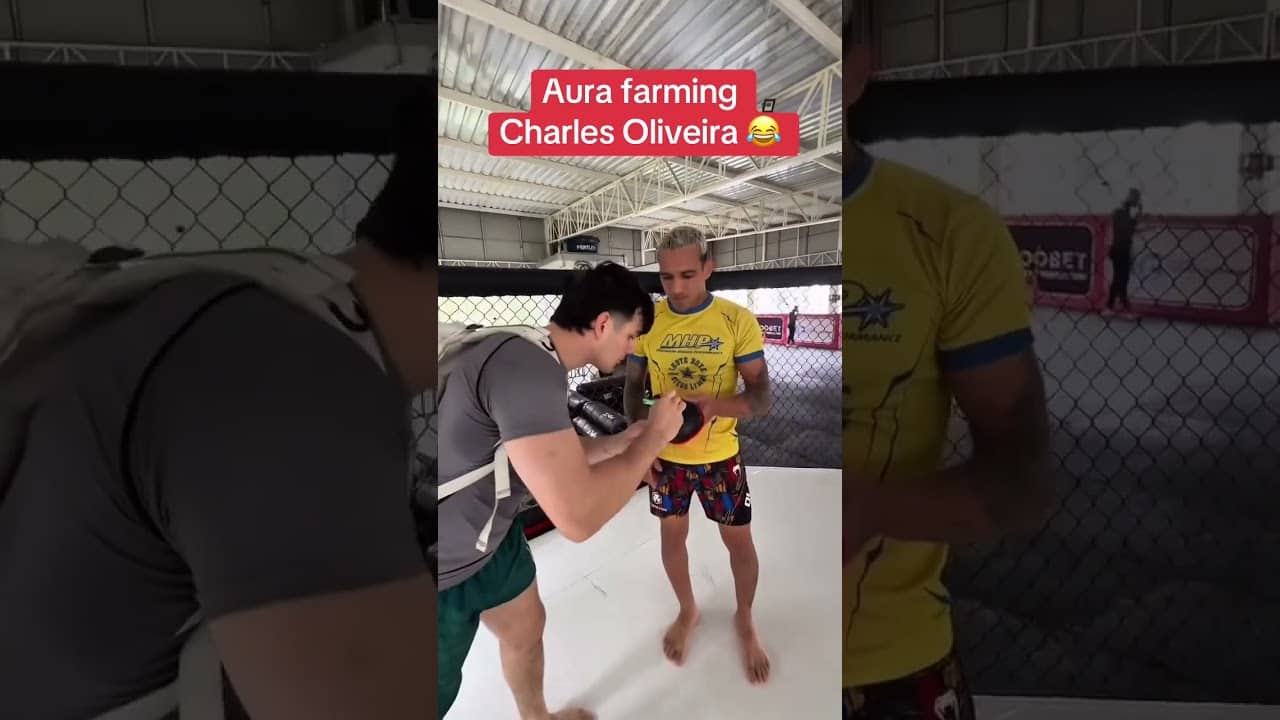 Charles Oliveira’s reaction 😭 (via flexcidine_/TT)