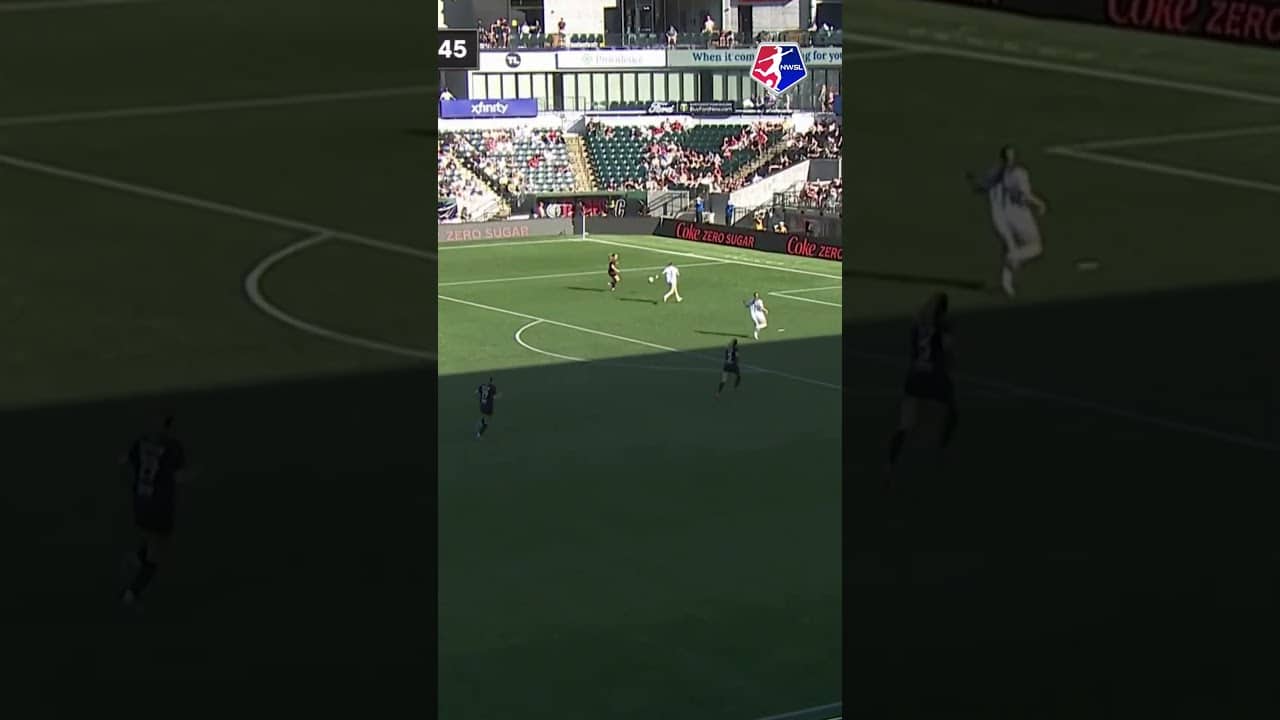 Jordyn Bloomer slammed the door shut. 🚪❌ #nwsl #soccer #football