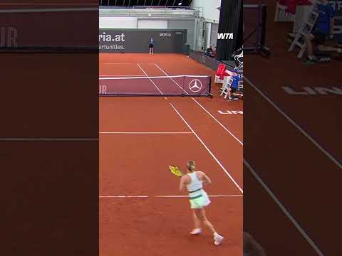 In control 🙌 Dalma Galfi strikes first in Linz, taking the first set against Parks 6-3. #WTALinz