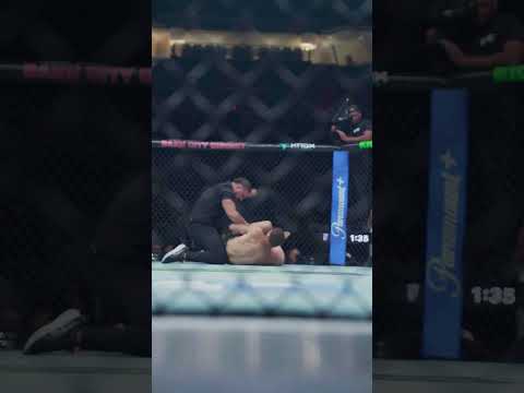 Abus with the submission win! #ufcbaku
