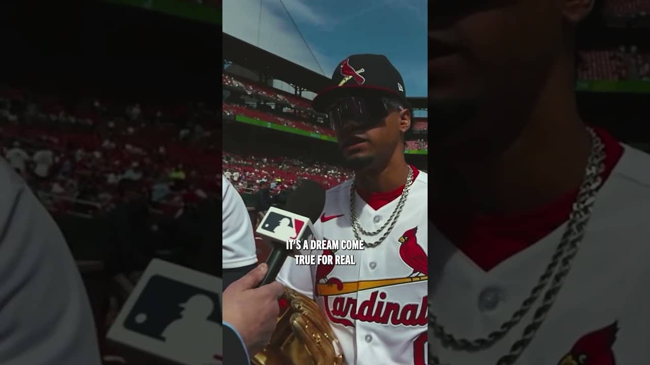 Masyn Winn Soaking It In 🥹🏆 Gold Glove Moment | Cardinals
