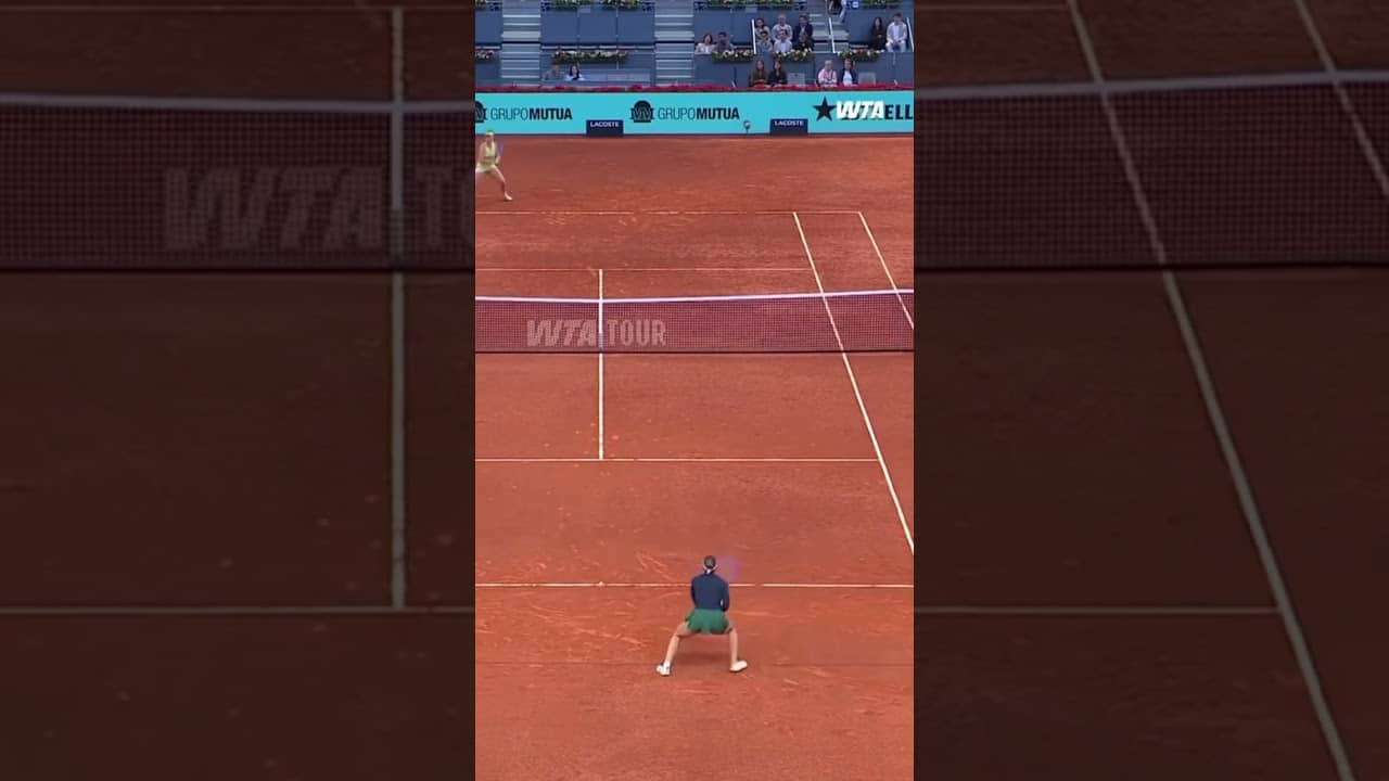 Finding her range! 🎯Marta Kostyuk takes on Noskova for the last semifinal spot in Madrid. #MMOPEN