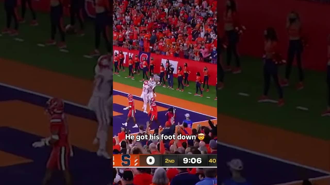 Stretching out for the catch 😱 #clemson #accfootball #collegefootball