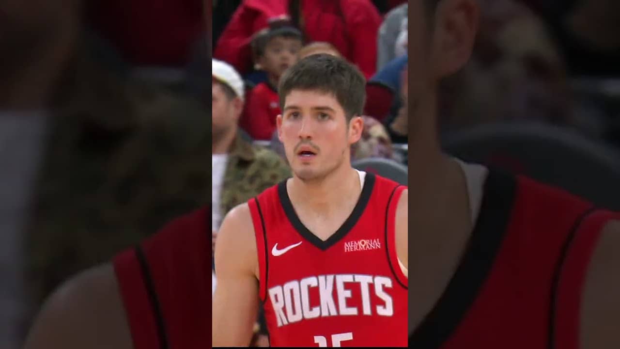 Reed's LIGHTING up the arc with FOUR threes ☄️  #rockets