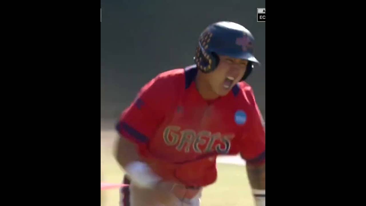SAINT MARY'S ELIMINATES THE NO. 1 OVERALL SEED UCLA IN WALK-OFF FASHION 😱