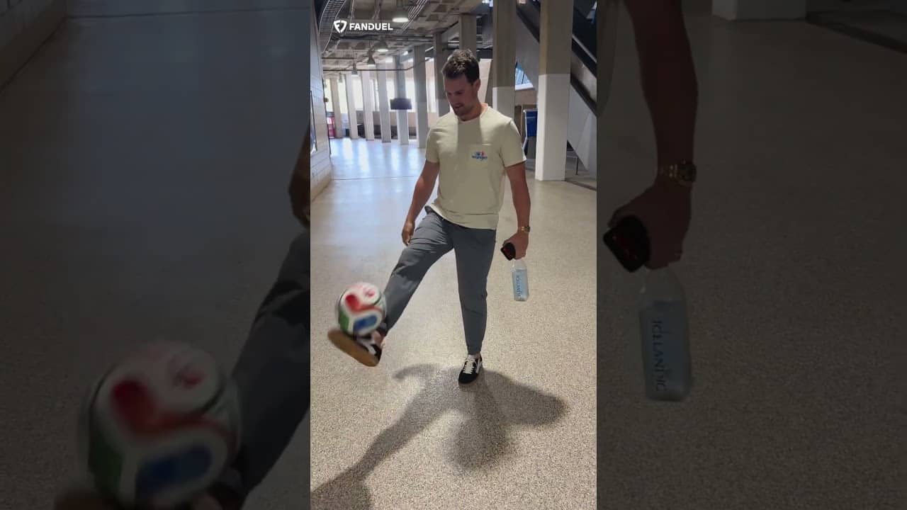 Royals Players Show Off Their Juggling Skills #kcroyals #WorldCup #juggling  #FIFA