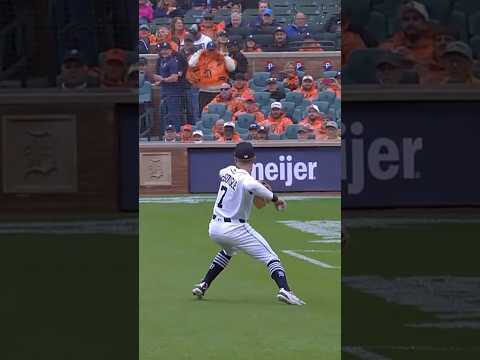 Kevin McGonigle shows off his arm from foul territory 😮‍💨